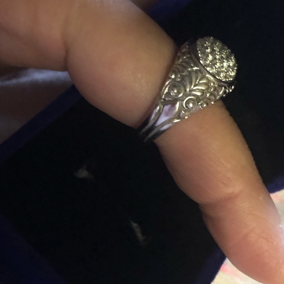 Beautiful Ring - Picture 6 of 8